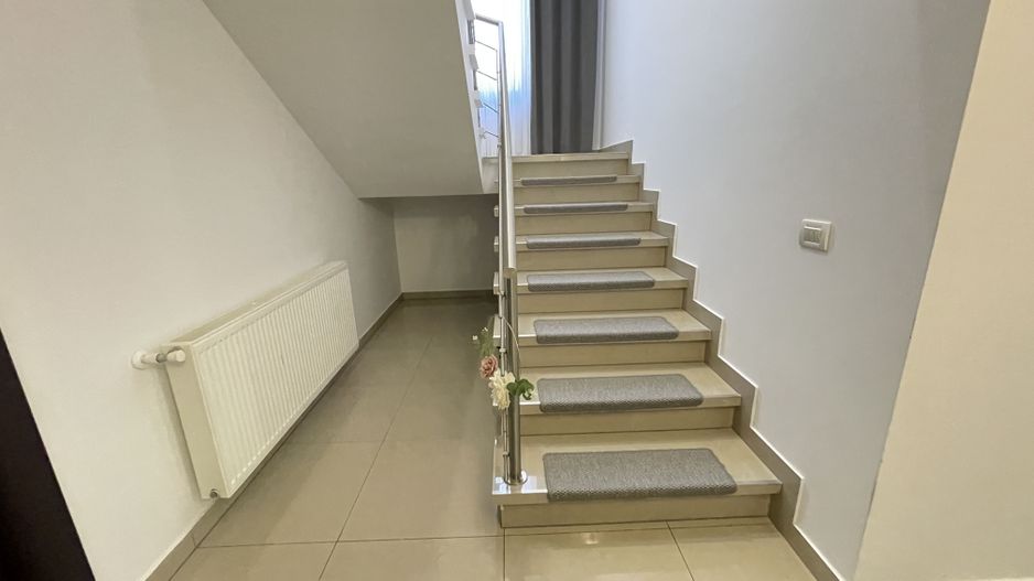 Locuinta eleganta cu finisaje premium - Poză 14