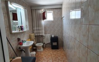 Casa cu 4 camere, garaj, teren 791 mp, zona Schit - Poză 8