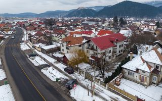 Pensiune de vânzare în Râșnov | 14 camere | 427 mp - Poză 52