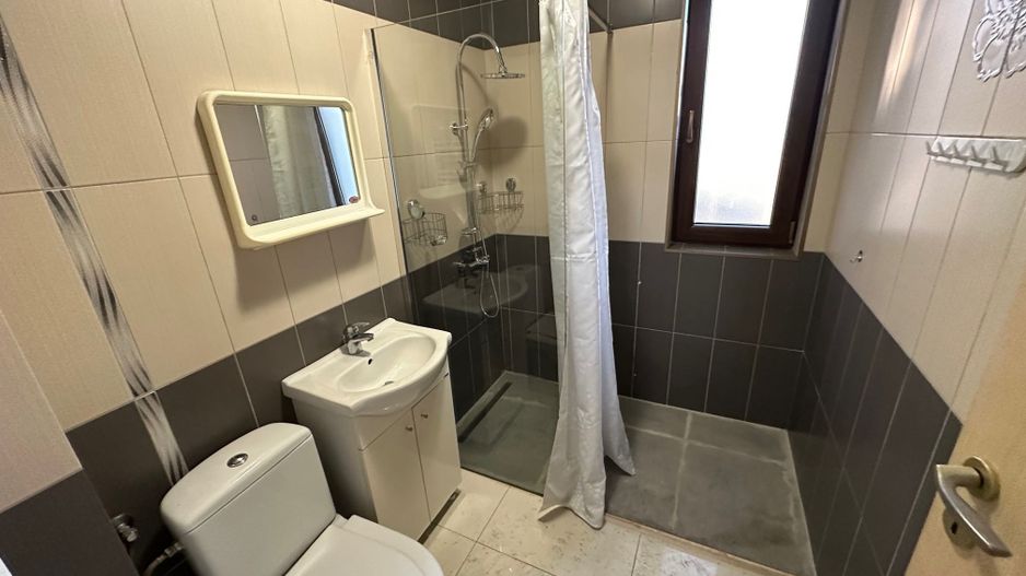 Casă / Vilă cu 4 camere de vanzare  în zona Aradului - Poză 21