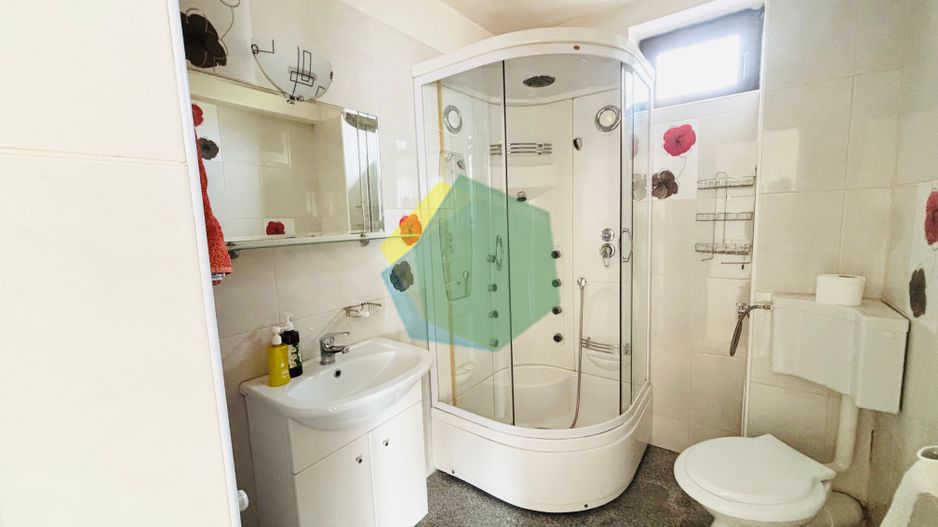 CASĂ CU 6 CAMERE ÎN COPĂCENI | 238 MP UTILI SI CURTE GENEROASĂ - Poză 3