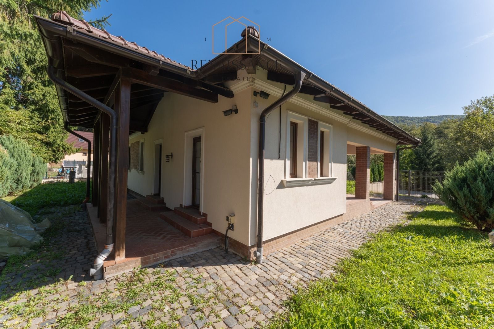 Cabana de Vis in Poiana Marului | Aproape de Lac | 817 mp Teren - Poză 1