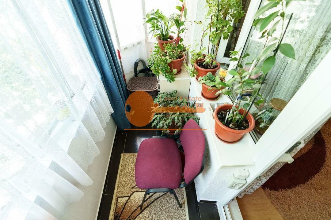 4 camere la 300m de Metrou Crangasi - Poză 15