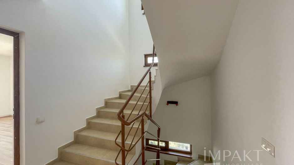 Casa individuala pe 3 niveluri pretabila pentru birouri, in cartierul Iris - Poză 10