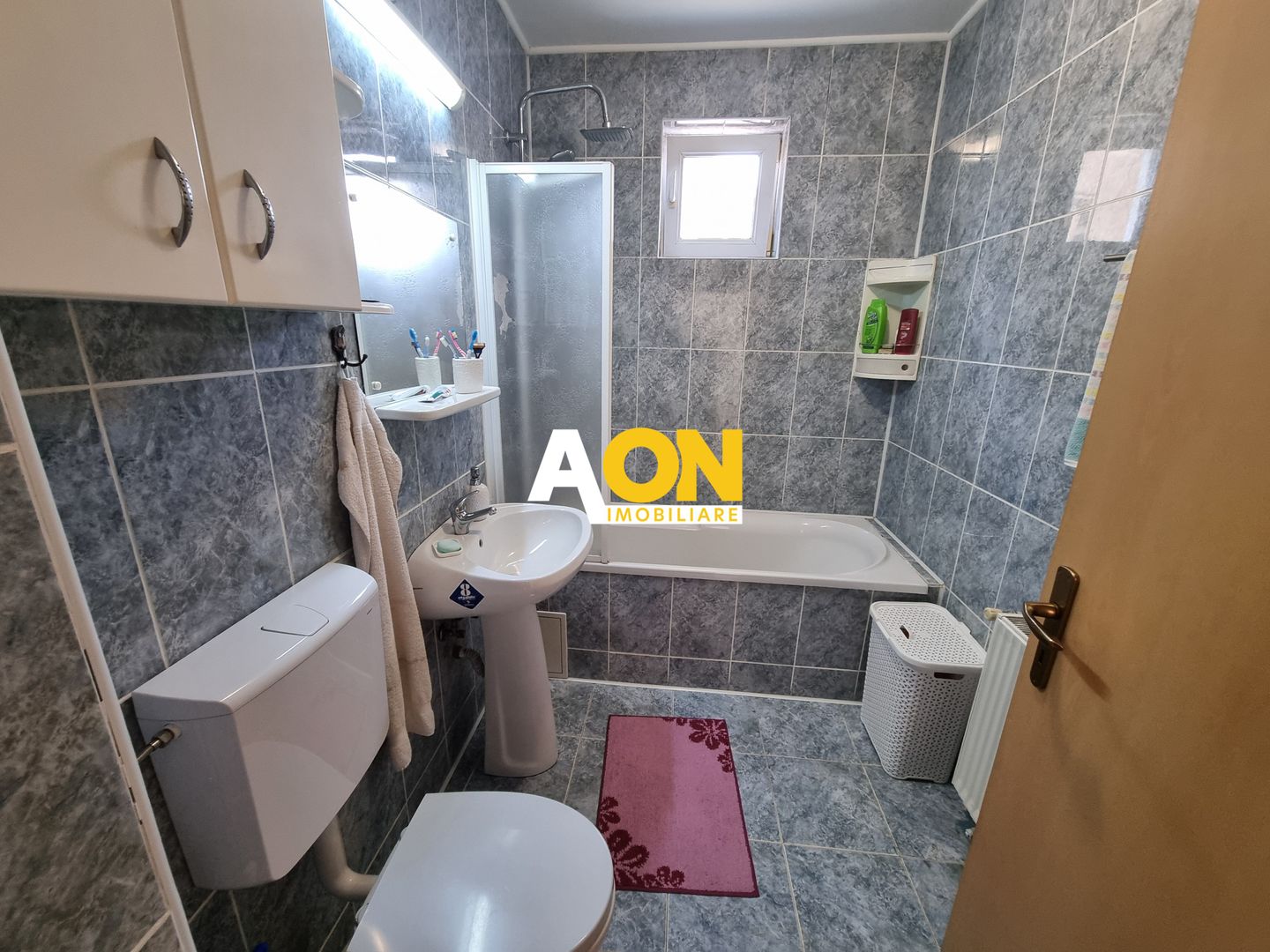 De vanzare apartament 3 camere, zona Kaufland, Cetate - Poză 9