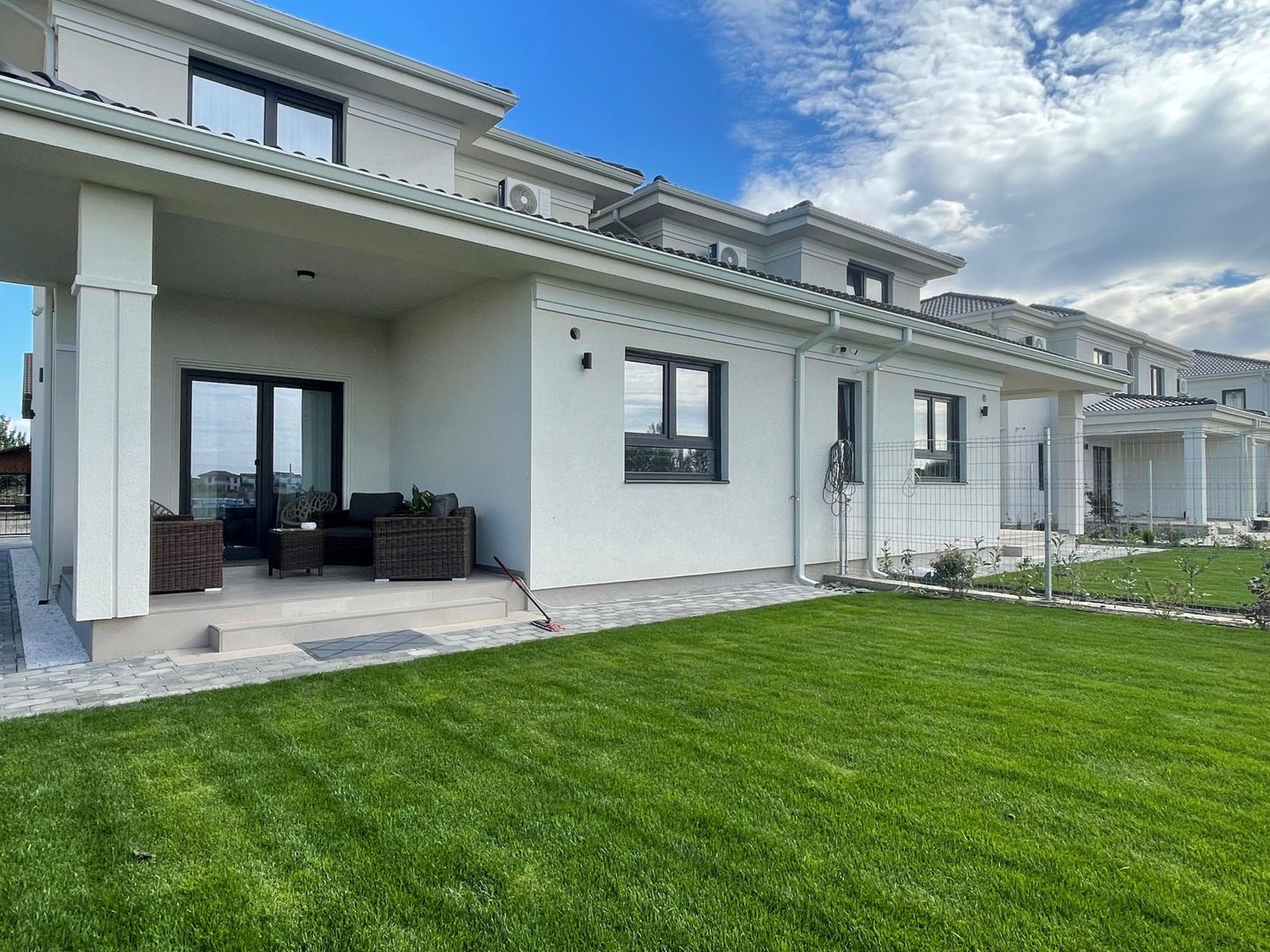 Duplex despărțit prin cameră tehnică cu 3 camere |Moșnița Nouă| - Poză 1