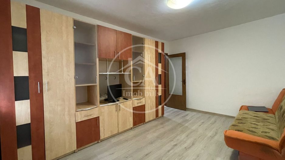 Apartament de vânzare cu 2 camere în zona Rogerius, Oradea - Poză 1
