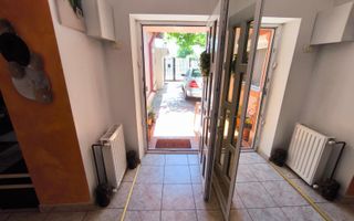 VIILE NOI - casa cu o curte generoasa disponibila imediat - Poză 15