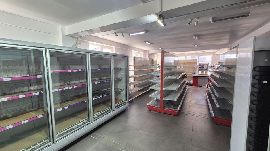 Spatiu comercial 109,54 + 2 locuri de parcare - Varteju - Poză 8