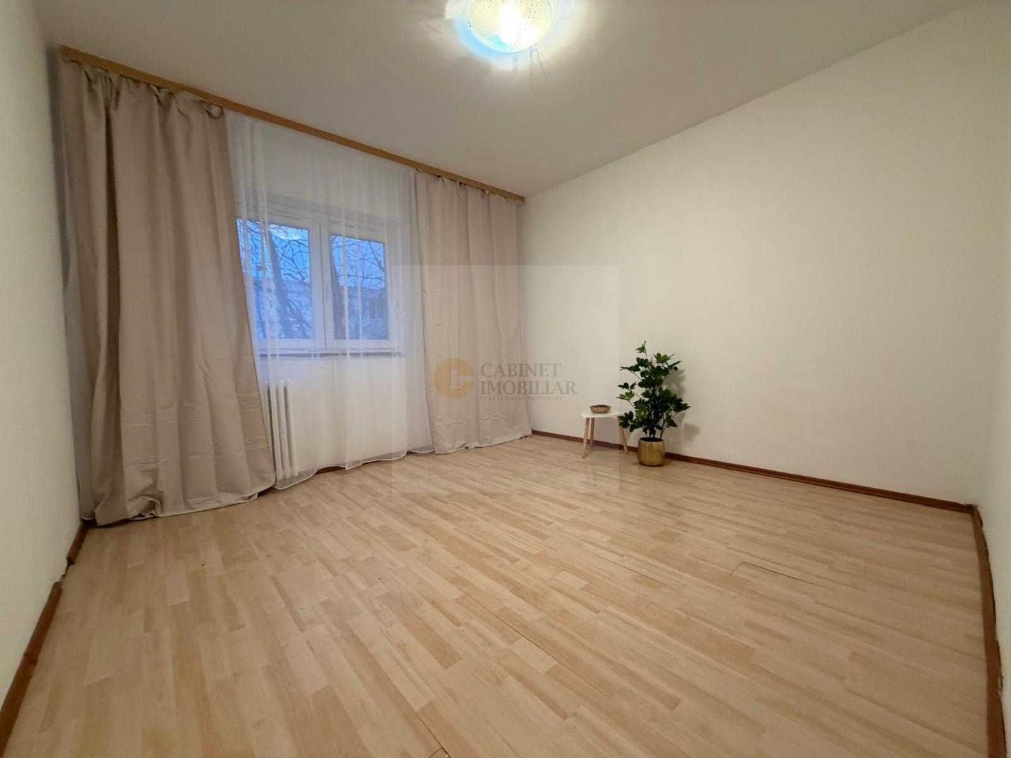 2 Camere | 3/4 | Decomandat | 51mp | 1982 | metrou Crangasi - Poză 1