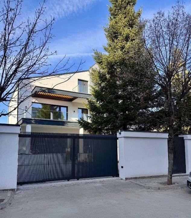 Vila Aviatiei | Herastrau | 8 Camere 600 mp- Curte libera 500mp Finalizata 2025 - Poză 1
