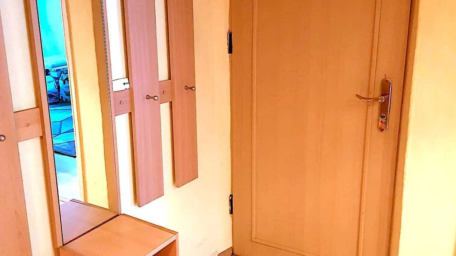 De vanzare apartament cu 3 camere , Aparatorii Patriei sector4 - Poză 2