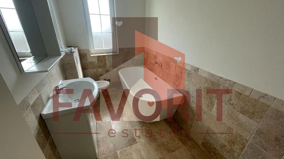 Etaj 2. Finisaje superioare. Pozitie excelenta. - Poză 9