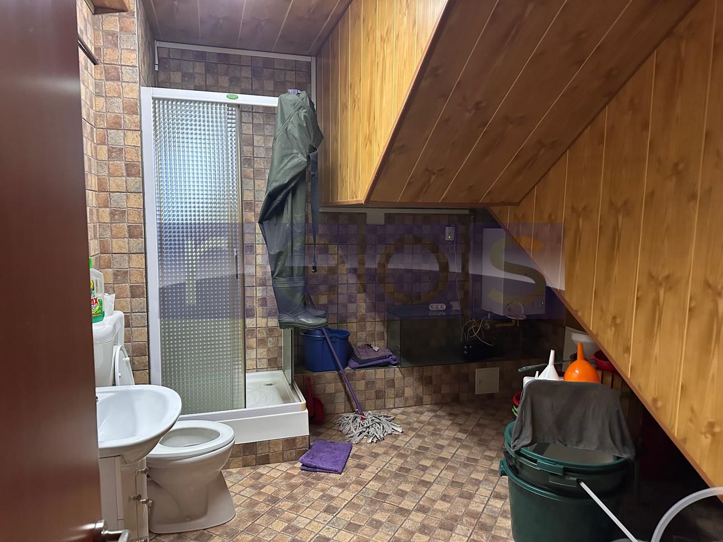 VILA DE VANZARE PE LAC | CREVEDIA | 7 CAMERE - Poză 27