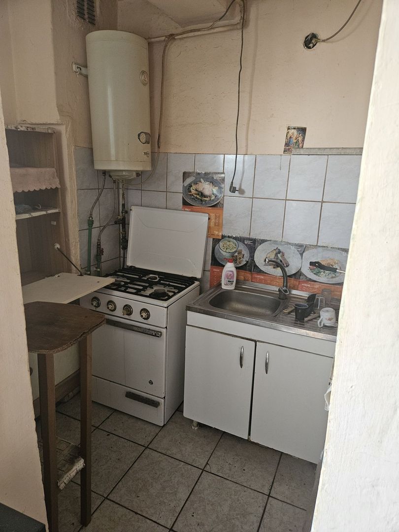 BRASADAS vinde garsonieră NEFINISATA Ostrovului etaj 2/4. - Poză 3