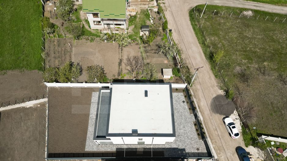 Vânzare, Hi-Tech, 2 nivele, 4 camere, strada  A. Lăpușneanu, Budești - Poză 5