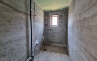 De vanzare casa semifinisata 3 camere, 608mp teren, Recea - Poză 6
