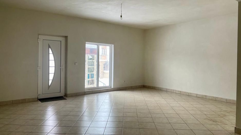 Spațiu comercial de Închiriere/Vânzare | 110 mp | Dornești - Poză 9