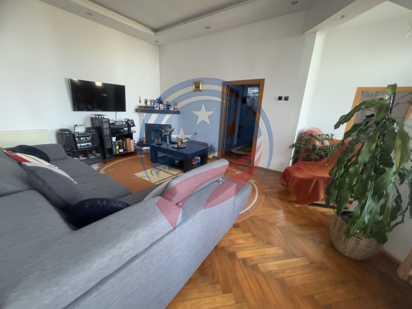 Casa cu 4 camere,  Zona Centrala-  Sf. Apostoli - Poză 1