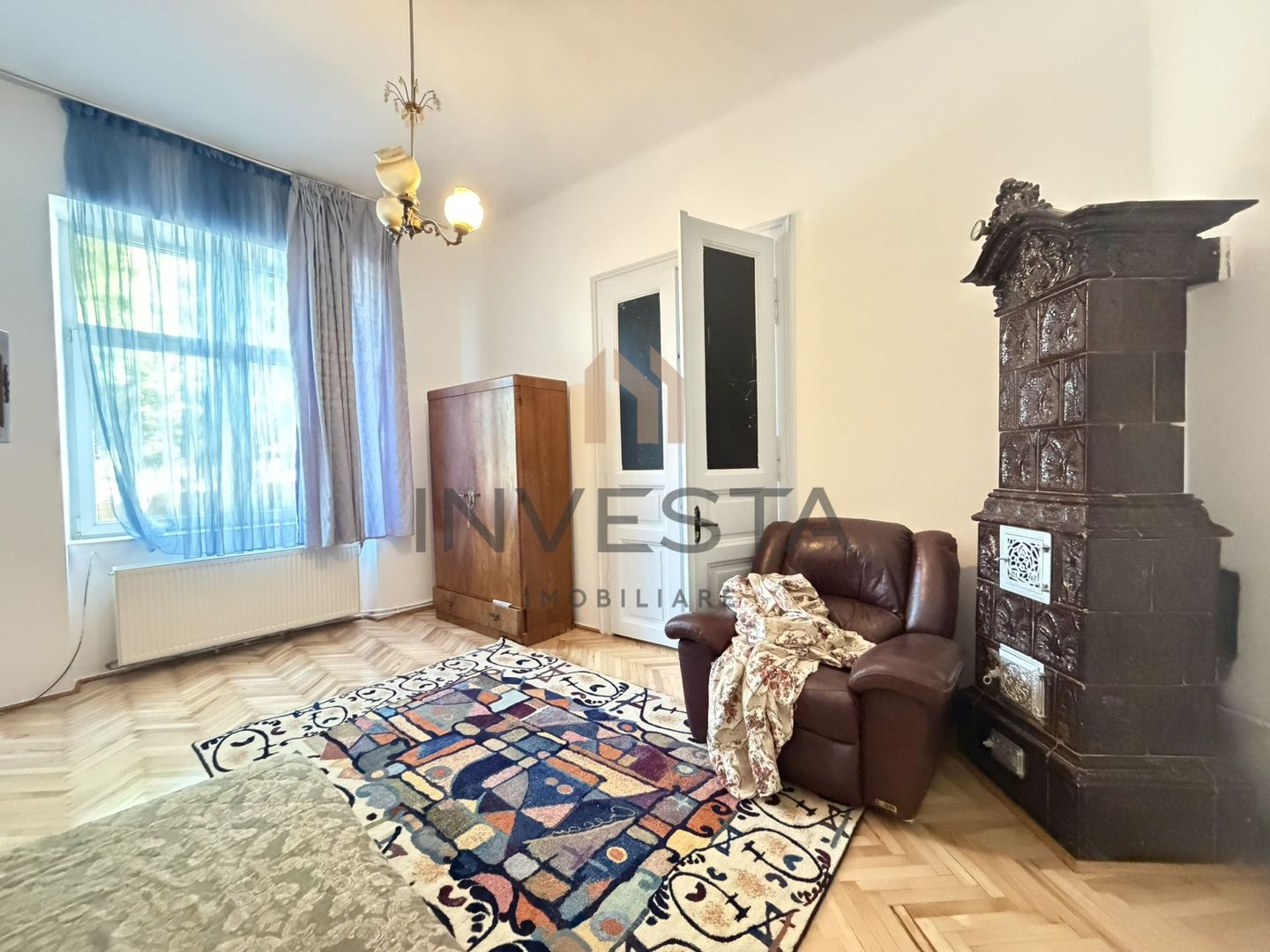 Casa cu 4 camere de inchiriat cu 2 locuri de parcare, zona 7 Strazi - Poză 12
