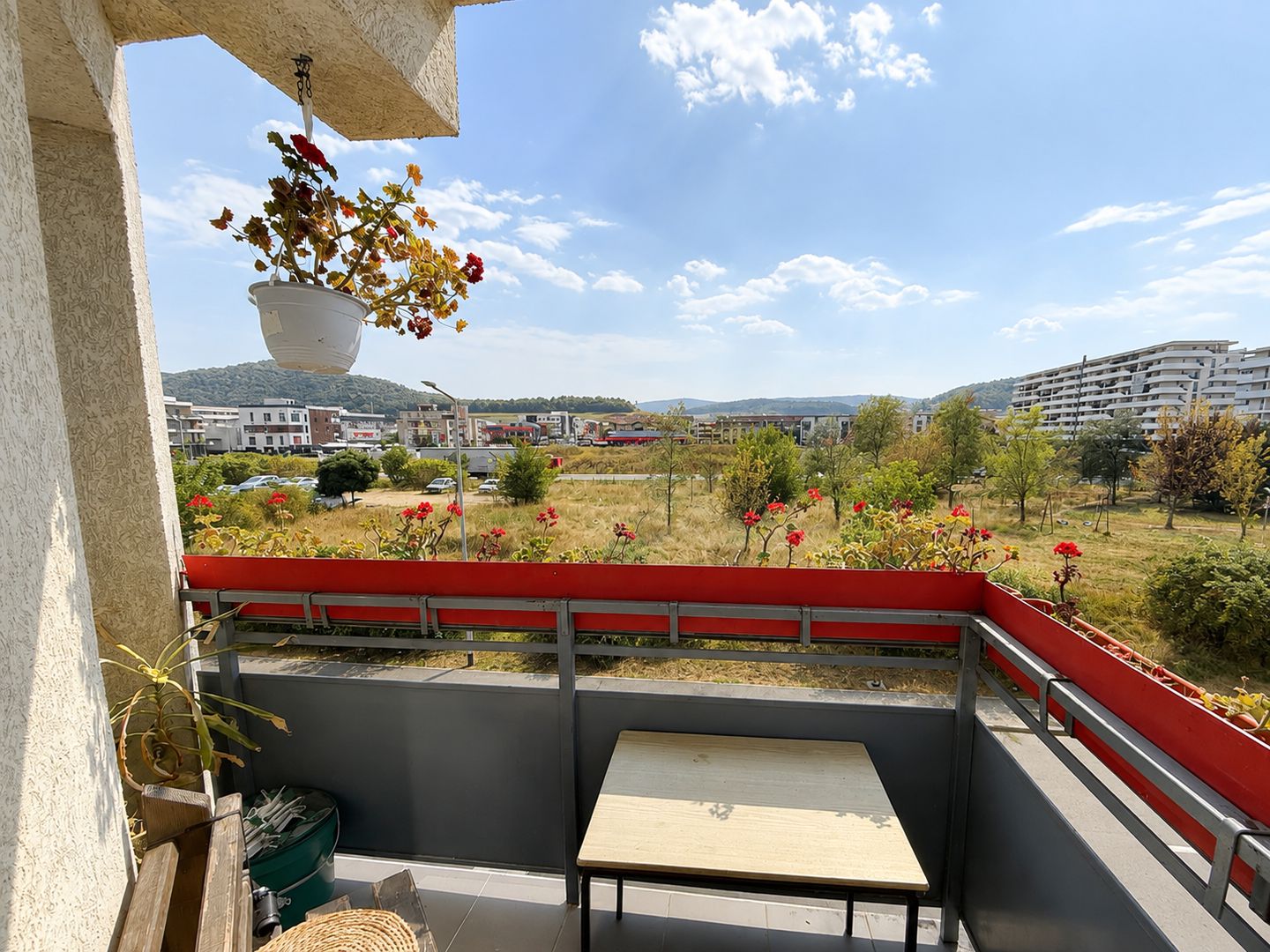 Apartament 2 camere cu 2 balcoane si parcare subterana, Str. Eroilor - Poză 9