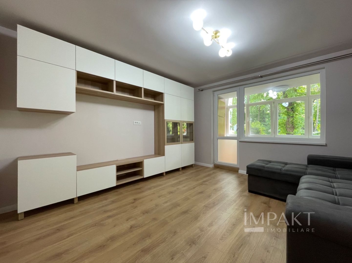 Apartament spatios cu balcon si garaj | Gheorgheni - Poză 1