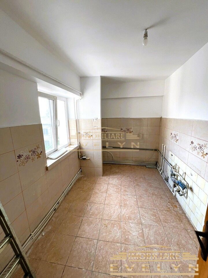 Apartament 3 camere, Strada Savenilor, pret 70.000 euro negociabil - Poză 4