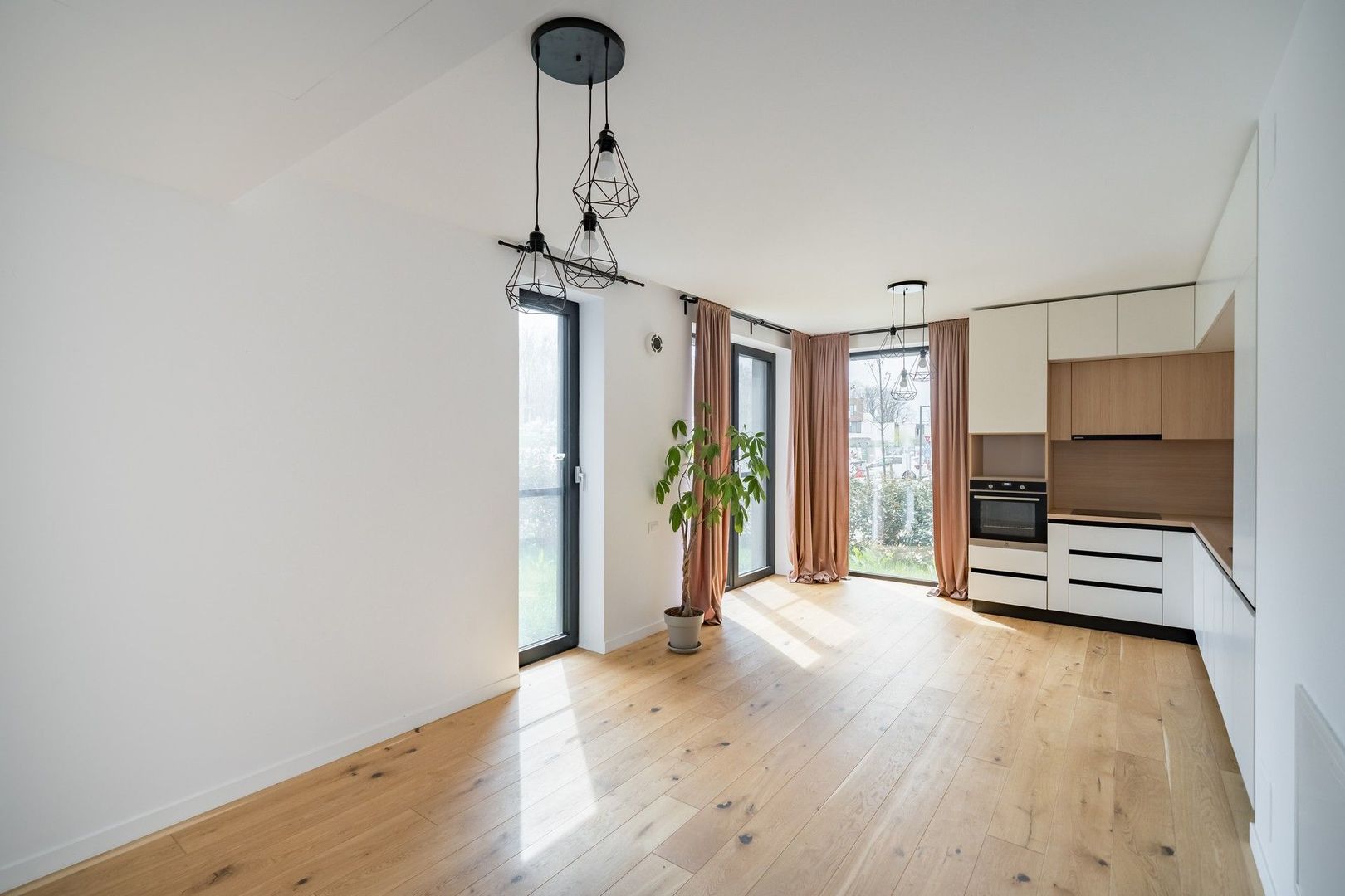 Apartament de 2 camere cu gradina RENT to BUY - Poză 10