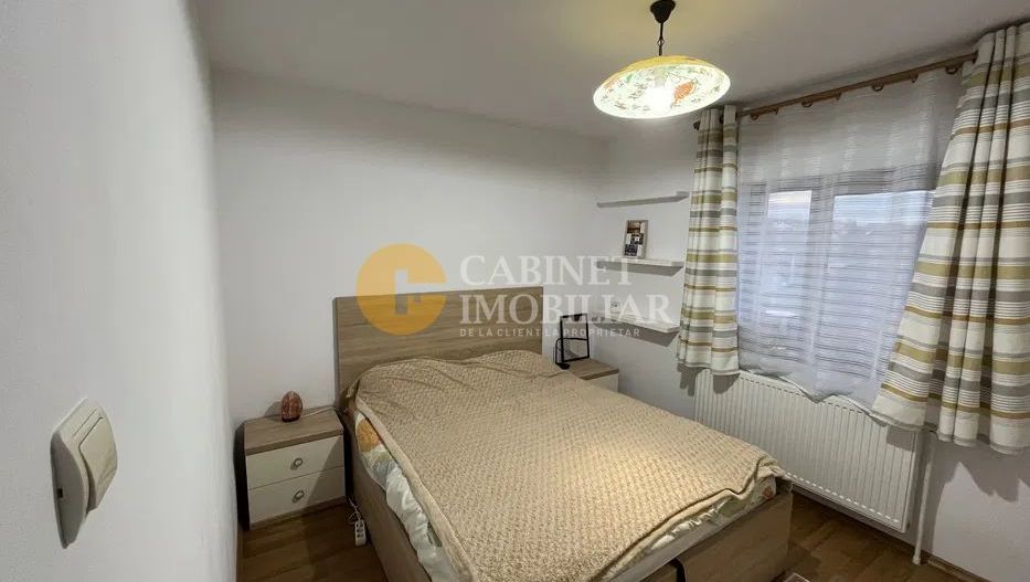 Cug Etaj 3 cu Pod Apartament cu 2 Camere Decomandat 60 mp - Poză 4