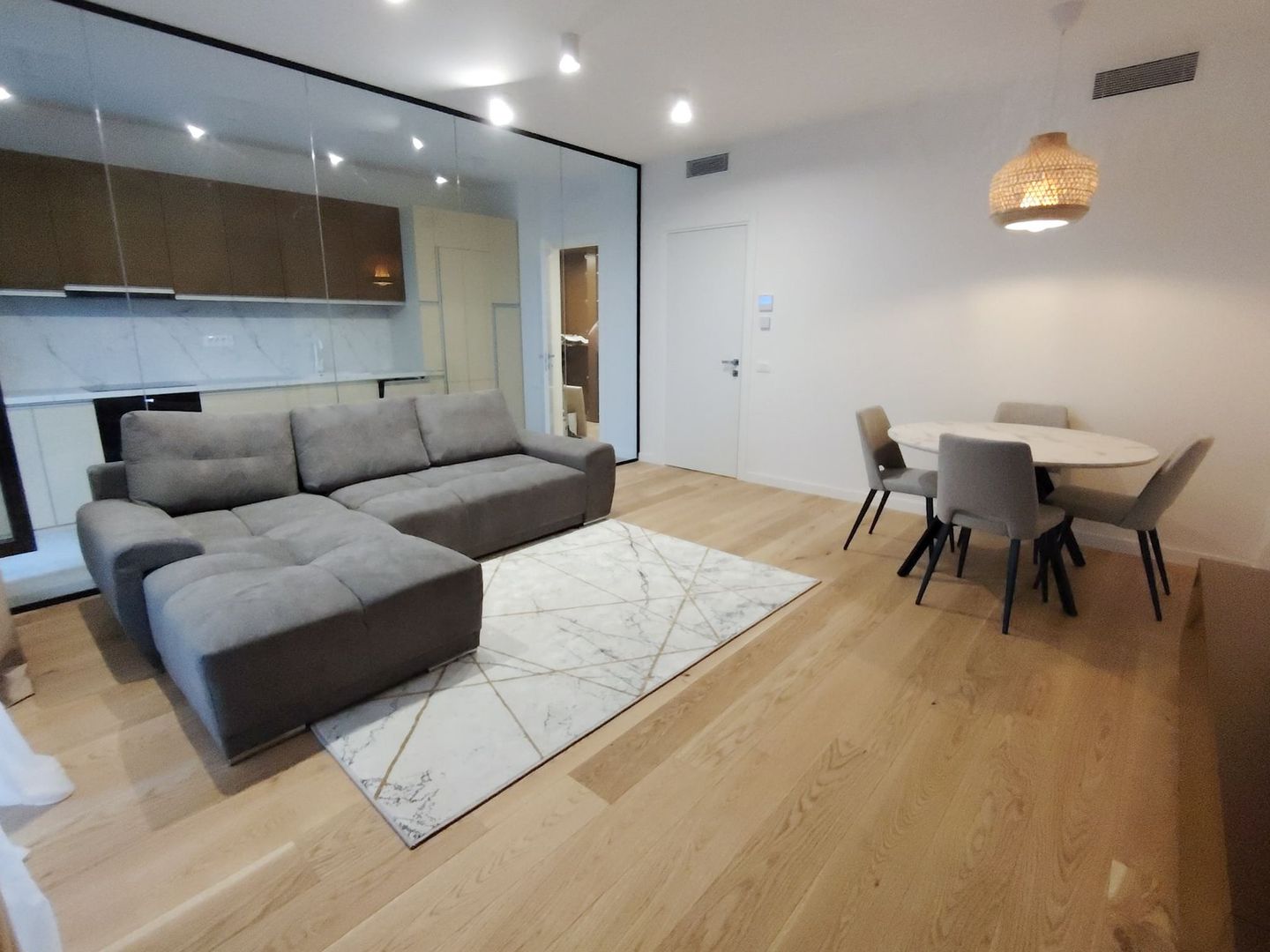 Rent I Brand New 3 Room Apartment | Nusco City I Promenada Mall - Poză 3