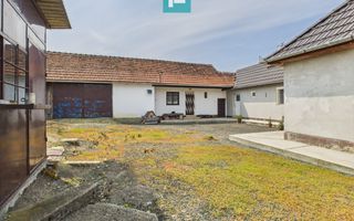 Casă renovată cu teren generos lângă Ususău - Poză 12