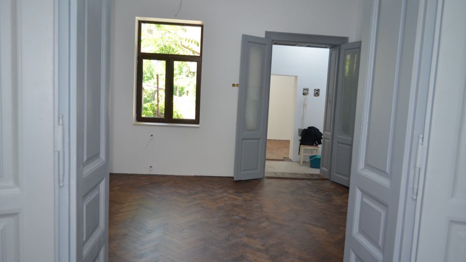 Apartament renovat in zona centrala - Poză 6