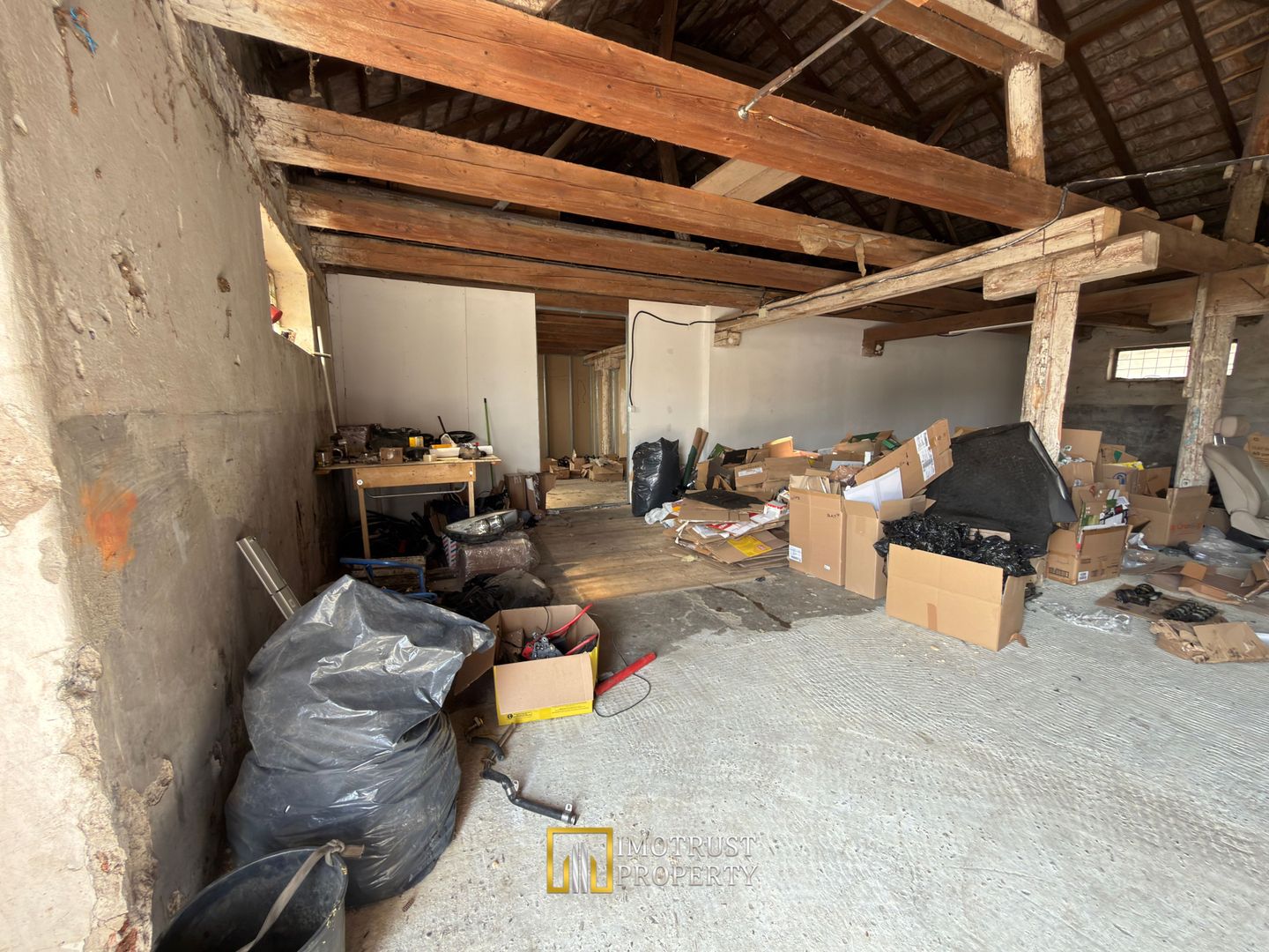 Hala + teren de închiriat pentru service auto / dezmembrări / depozit - Poză 10