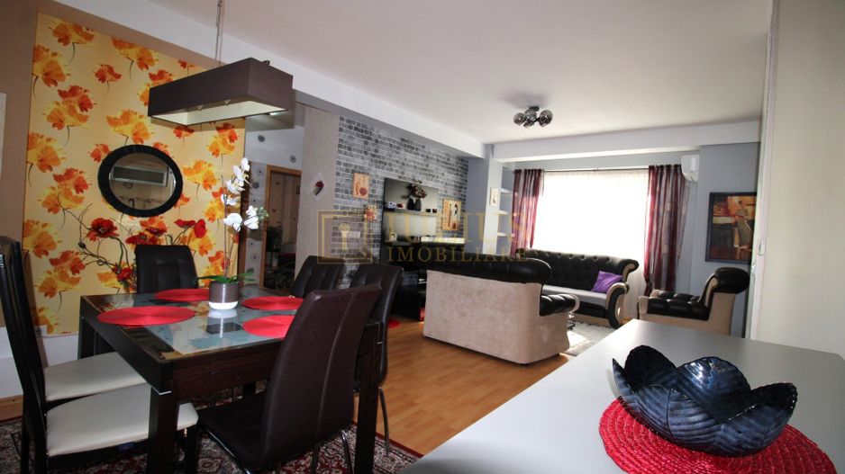 3 camere spatioase, 2 bai, balcon + loc de parcare cu acces controlat - Poză 8