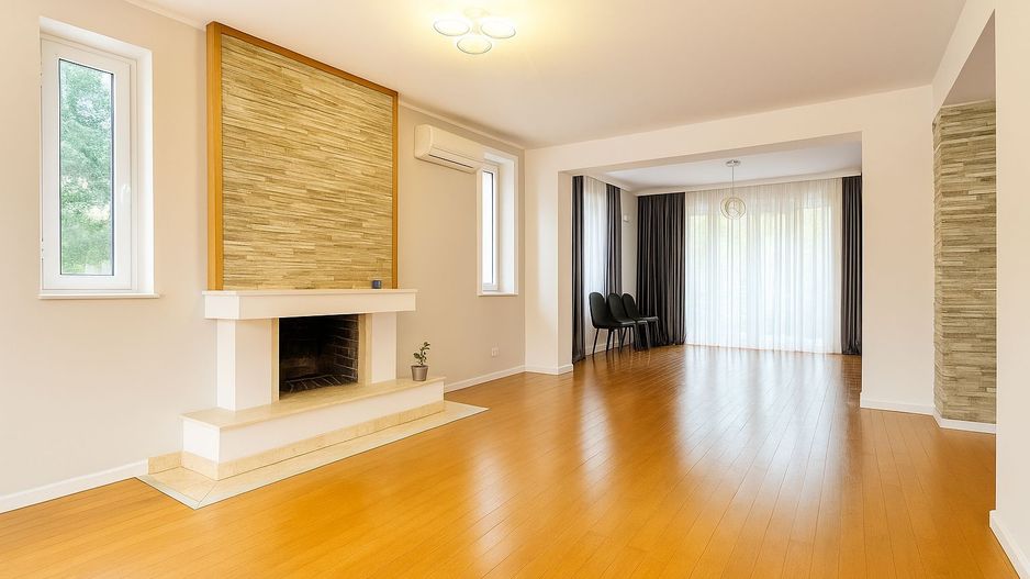 Vila 6 camere || Erou Iancu Nicolae || Garaj - Poză 1