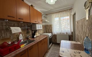 Apartament 4 camere, Et. 1 - Zona Sud , Str. Imparatul Traian - Poză 8