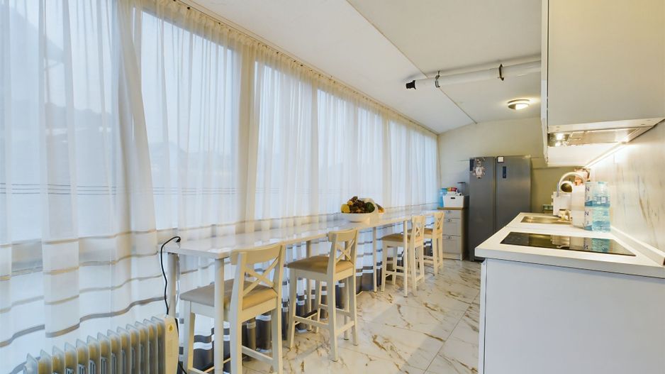 Apartament modern cu 3 camere și curte privată generoasă – Dumbrăvița - Poză 10