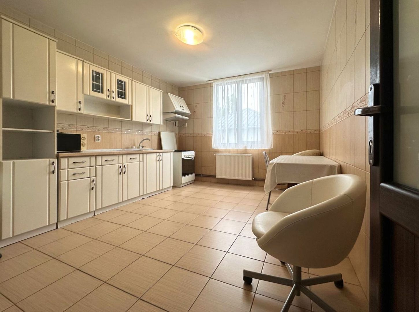 Casă complet renovată cu 4 camere și garaj generos Băneasa, Sector 1 - Poză 18