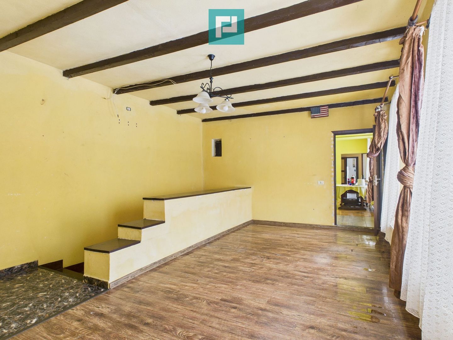 Casă cu 4 camere în zona Parneava - Poză 10