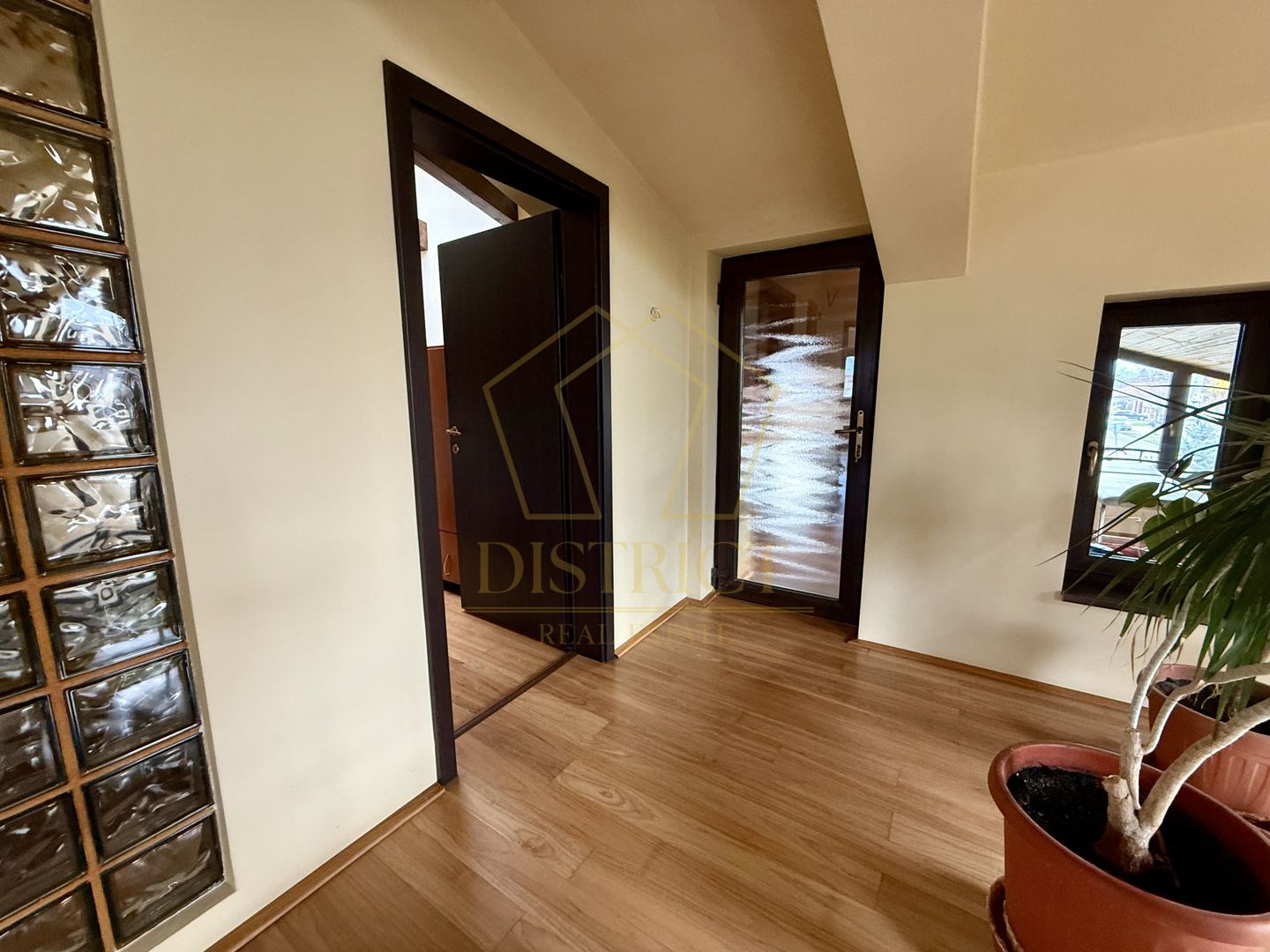 Vila impresionanta cu teren de 1431mp | Dumbravita - Poză 13