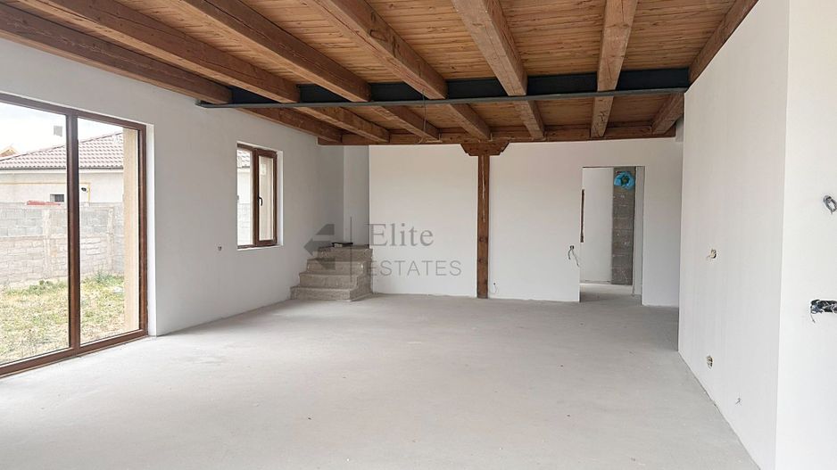 Casa spatioasa 6 camere cu 652 mp teren in Nojorid - Poză 6