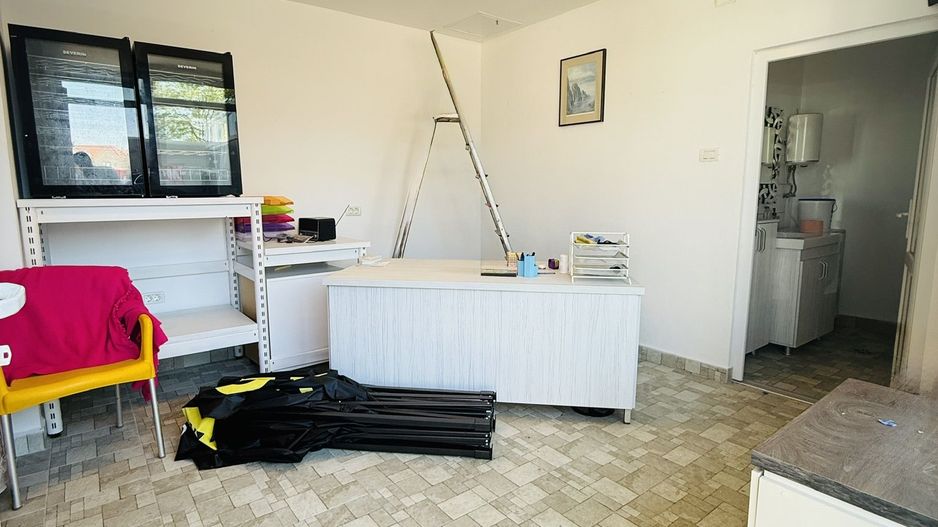 Birou | 18 mp | Spațiu separat | Acces facil | Sacoșu Turcesc - Poză 3
