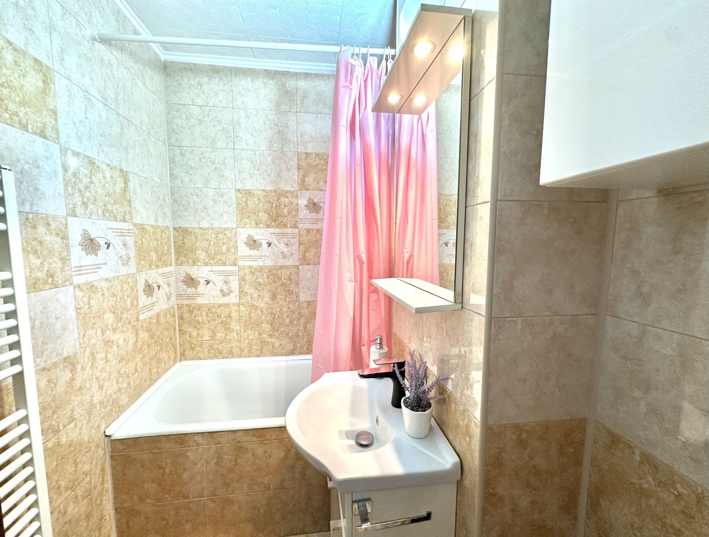 Vânzare apartament 3 camere mobilat,  parcare inclusă , Cartier Noua - Poză 16