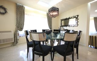 O casa deosebita cu Piscina - Poză 16