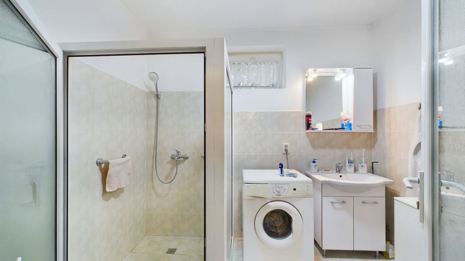 Casă pe un nivel in Pișchia - Poză 16