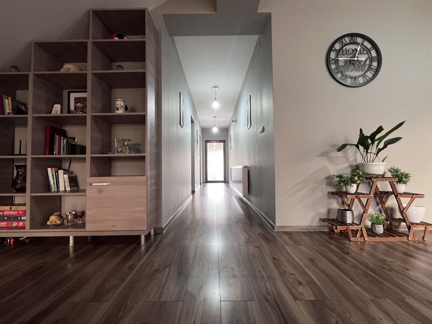 Casa de vânzare în Vulcana Pandele, la o distanță mica de oraș! - Poză 9