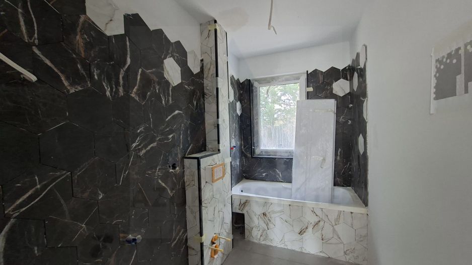 Apartament premium 61.4 mp utili 3 camere 2 bai curte 50 mp Cristian - Poză 5