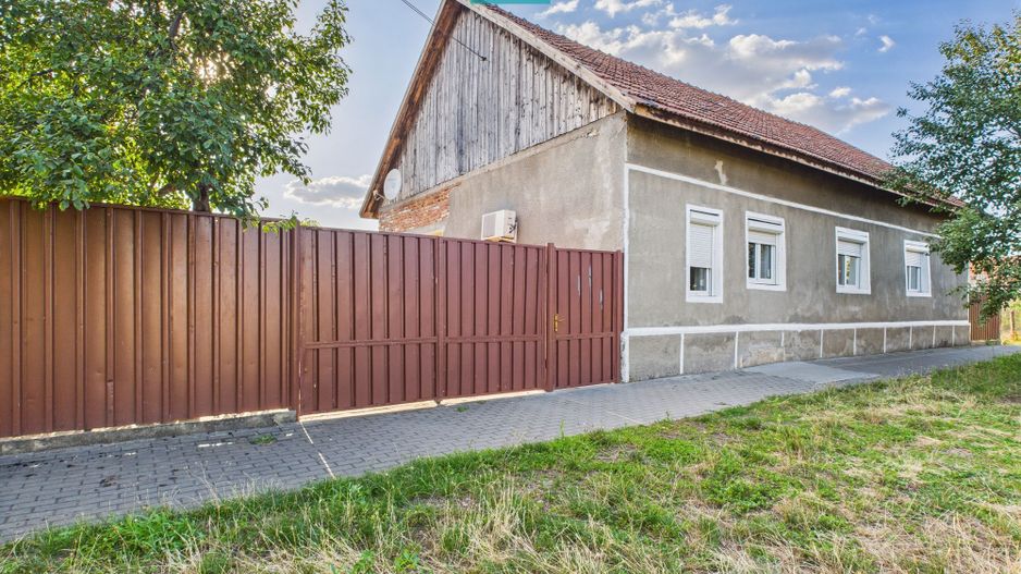 Casă cu 4 camere în Sânpetru German, Secusigiu - Poză 16