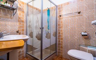 Vatra Luminoasa, bloc caramida reabilitat, parter inalt, renovat, parc - Poză 9