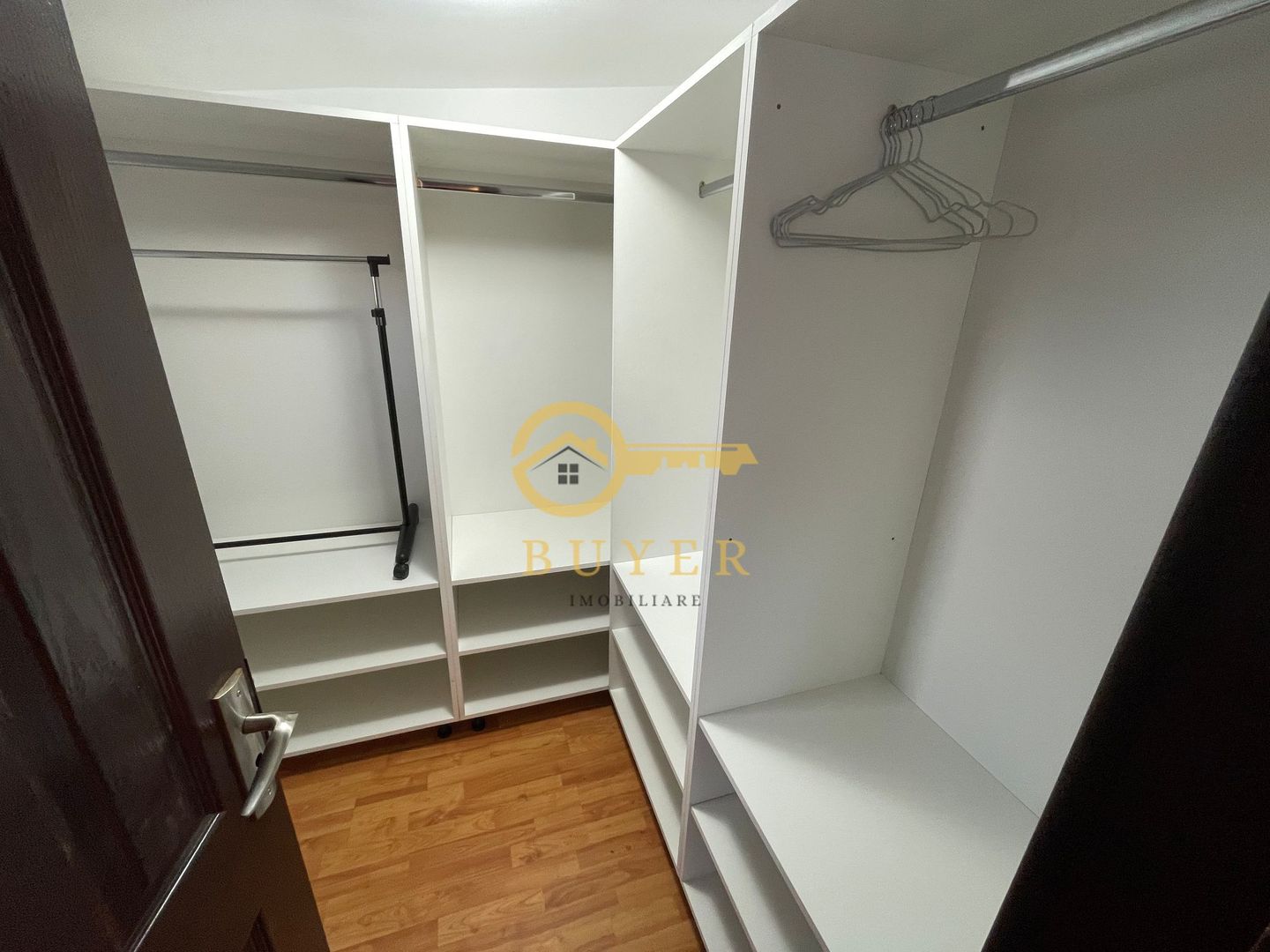 Apartament cu 4 camere pe Vasile Milea- 2 balcoane- Mobilat si utilat - Poză 9